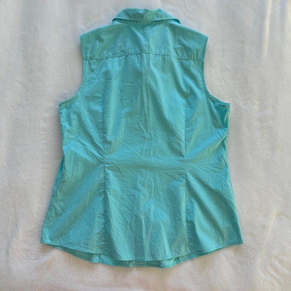 Talbots Women’s Size 12 Blue Sleeveless Button Down Shirt - Picture 5 of 5